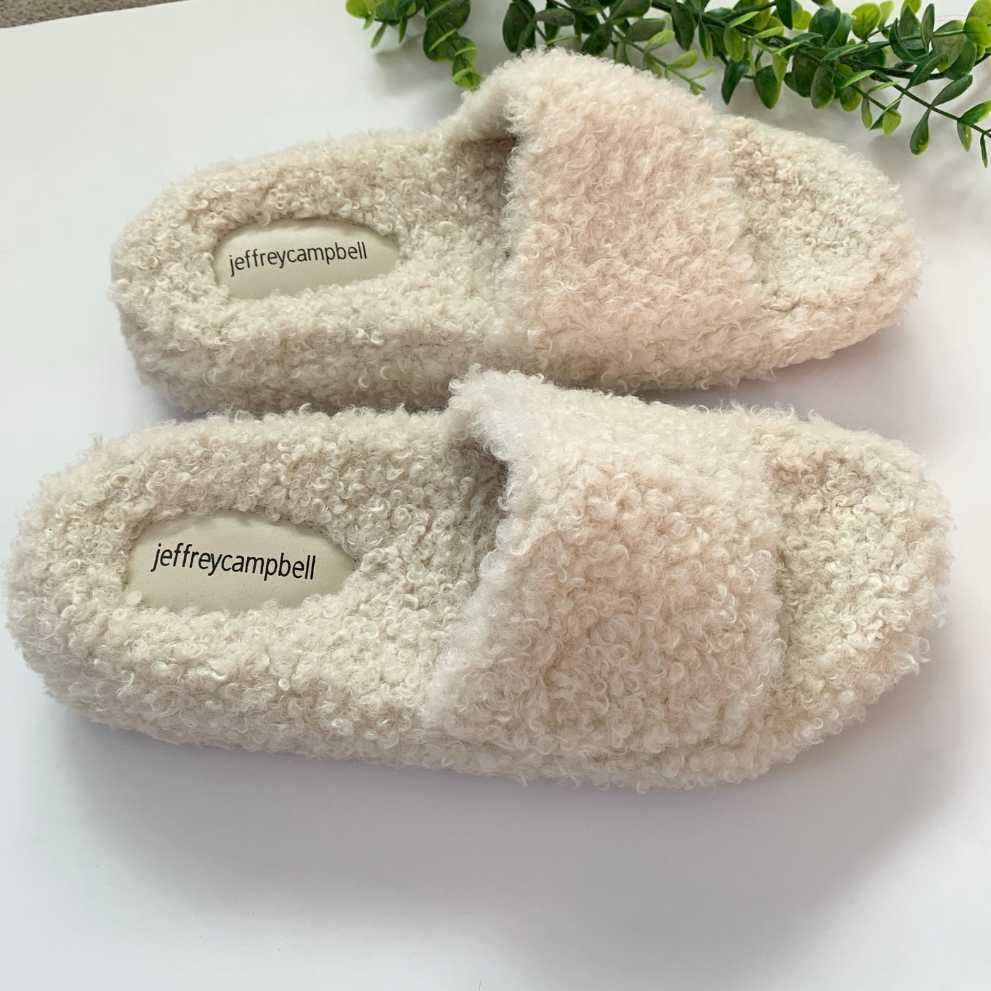 Goodnight Slipper Jeffrey Campbell Ivory Fluffy 10 New in Box