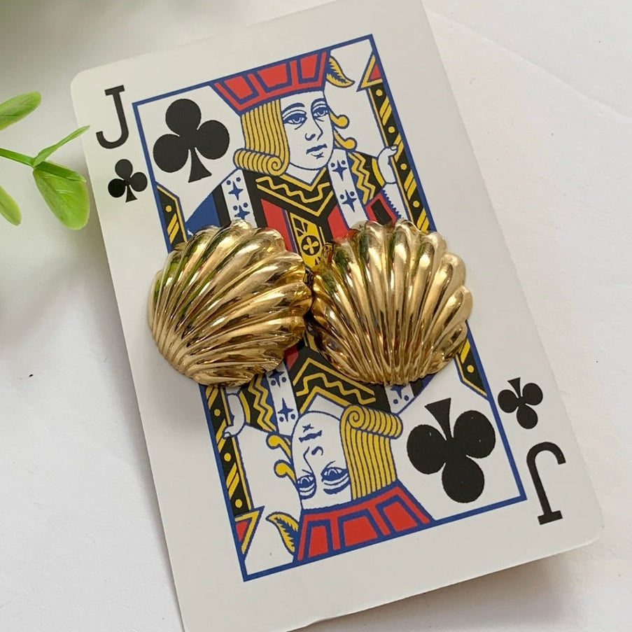 Vintage Gold Tone Seashell Earrings