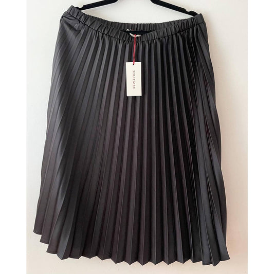 Solitaire Black Pleated Midi Skirt