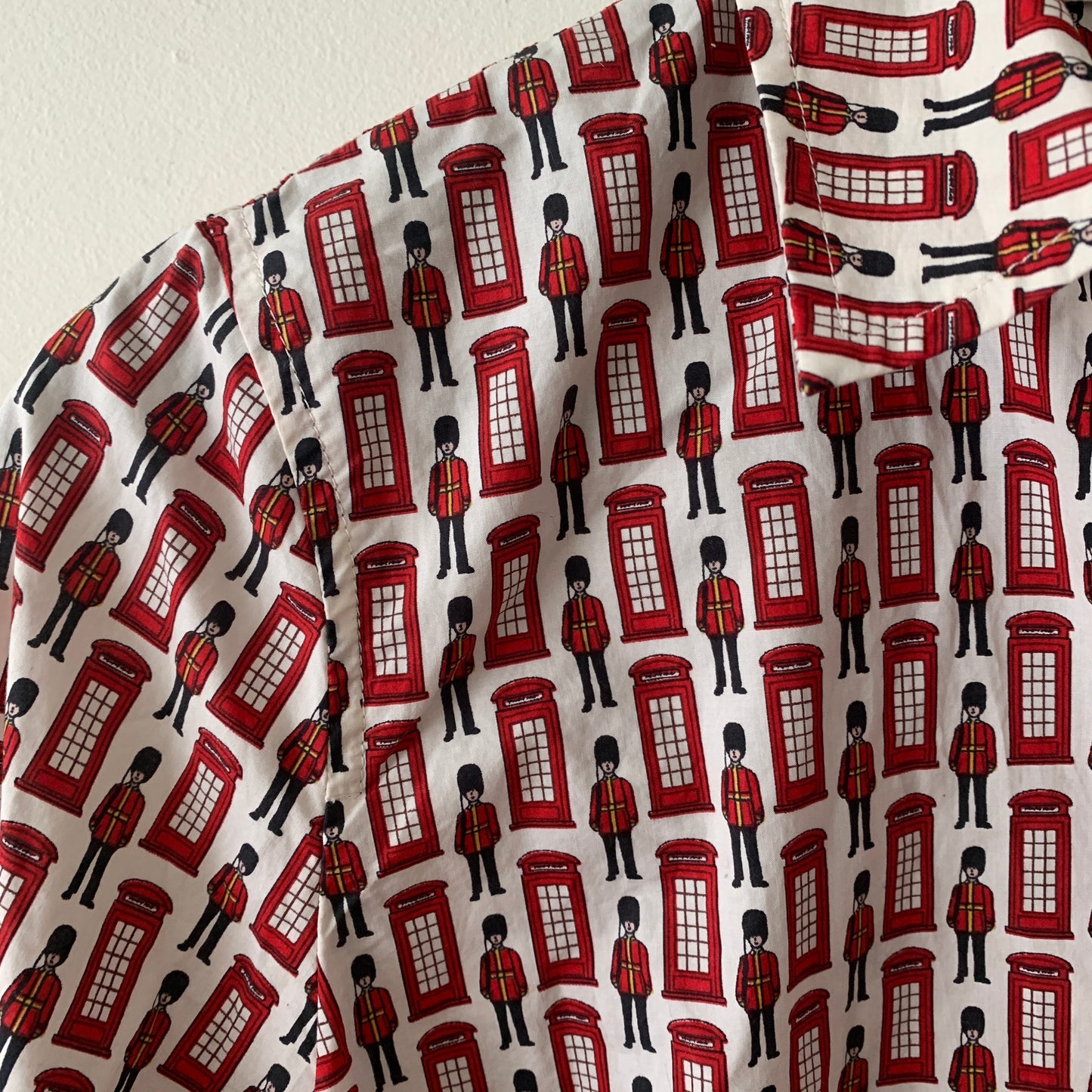 Talbots London Buckingham Palace Guard Button Down Shirt, Small P