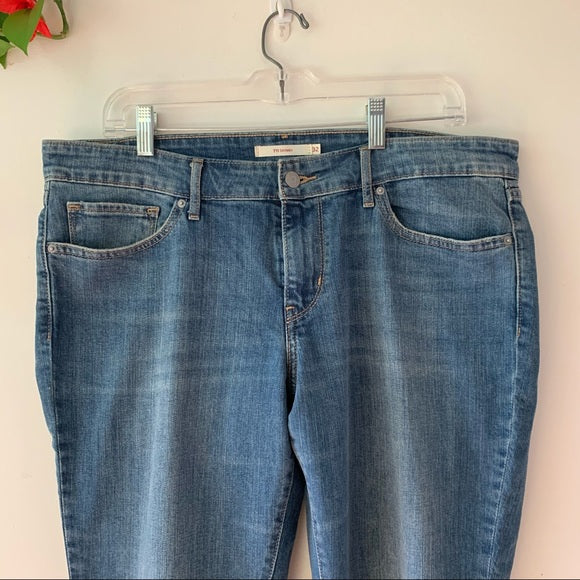 Levi's 711 Skinny Jeans, Size 32 (12) Women's, Blue