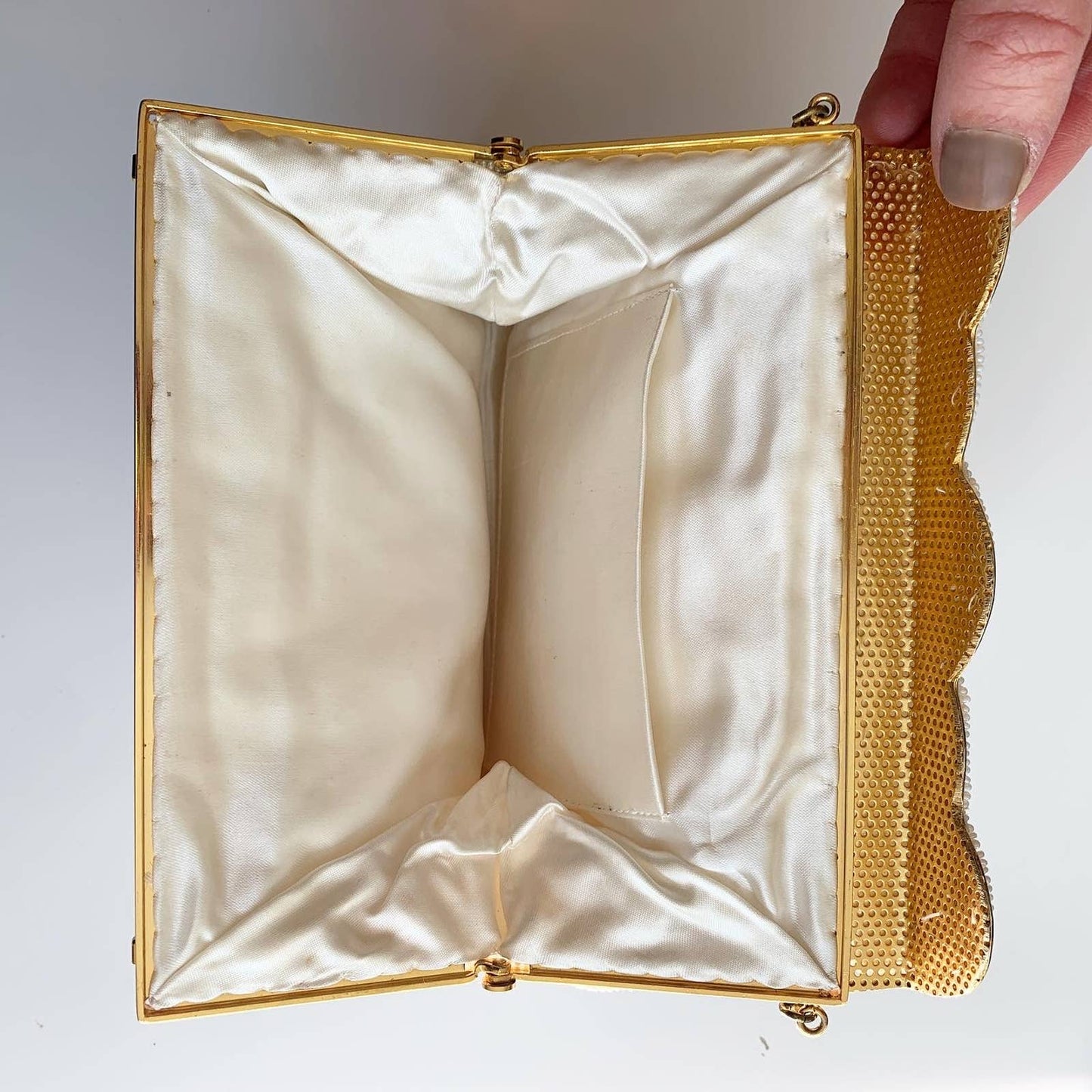 Vintage White Beaded Floral Small Purse