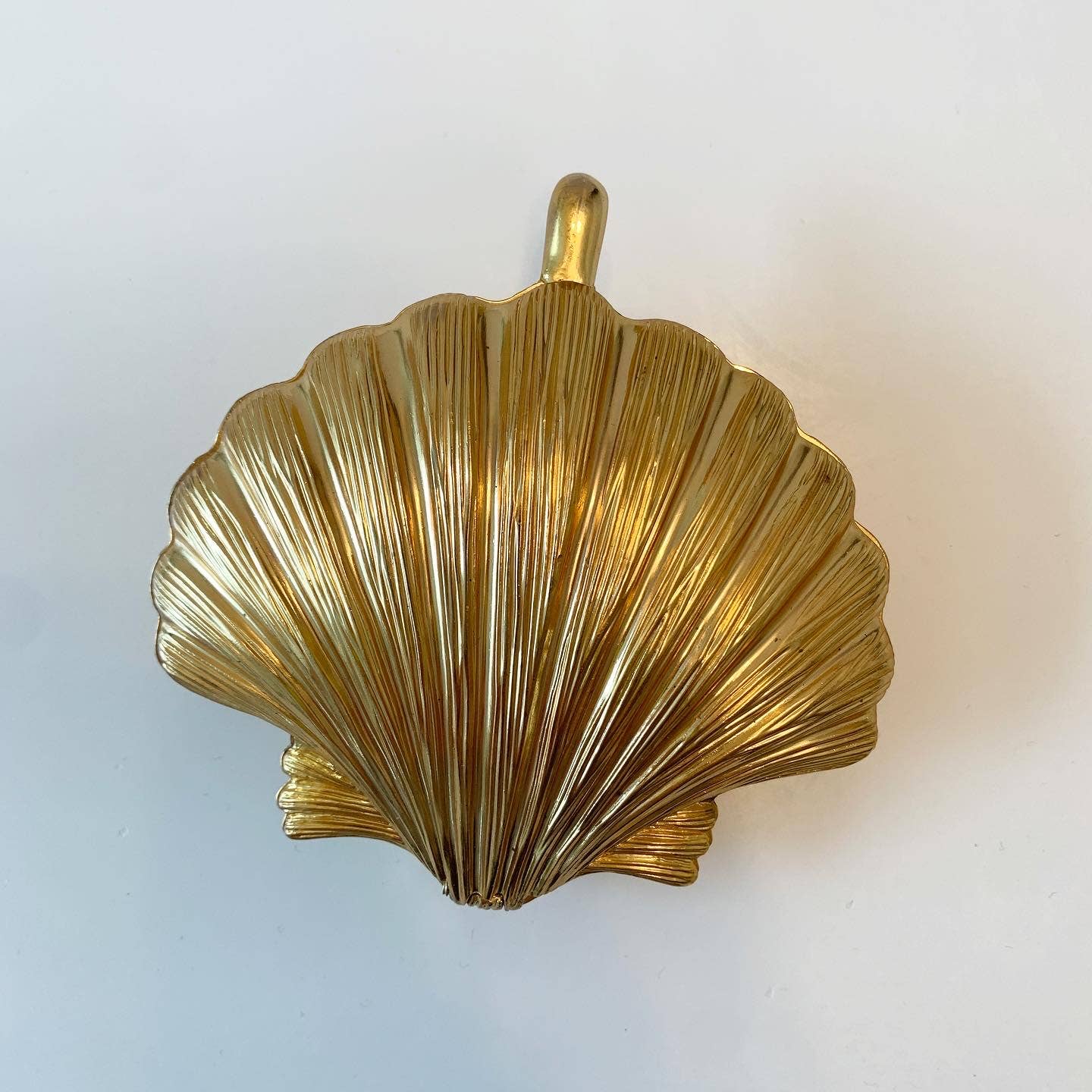 Bombay Gold Brass Sea Shell Mini Frame with Closure
