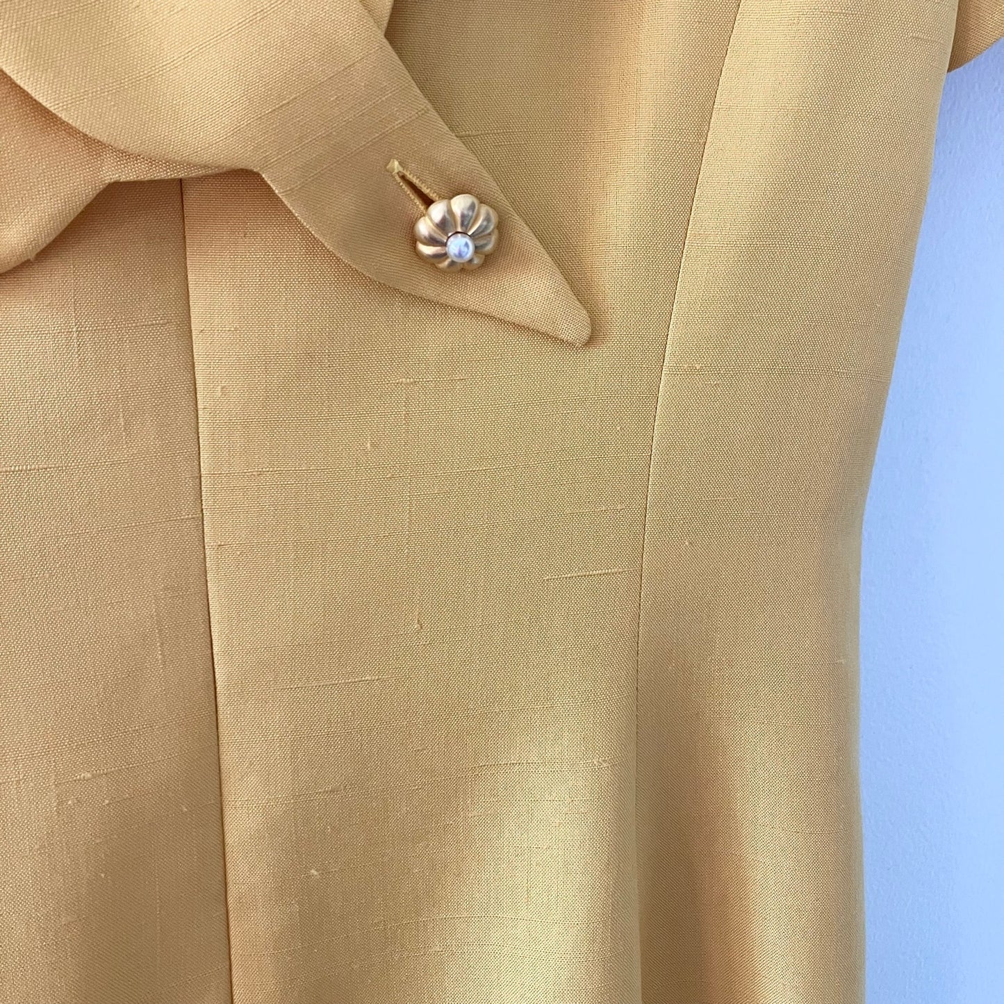 Vintage Gillian 80s 90s For Parisian Scalloped V Neck Silk Yellow Sheath Dress