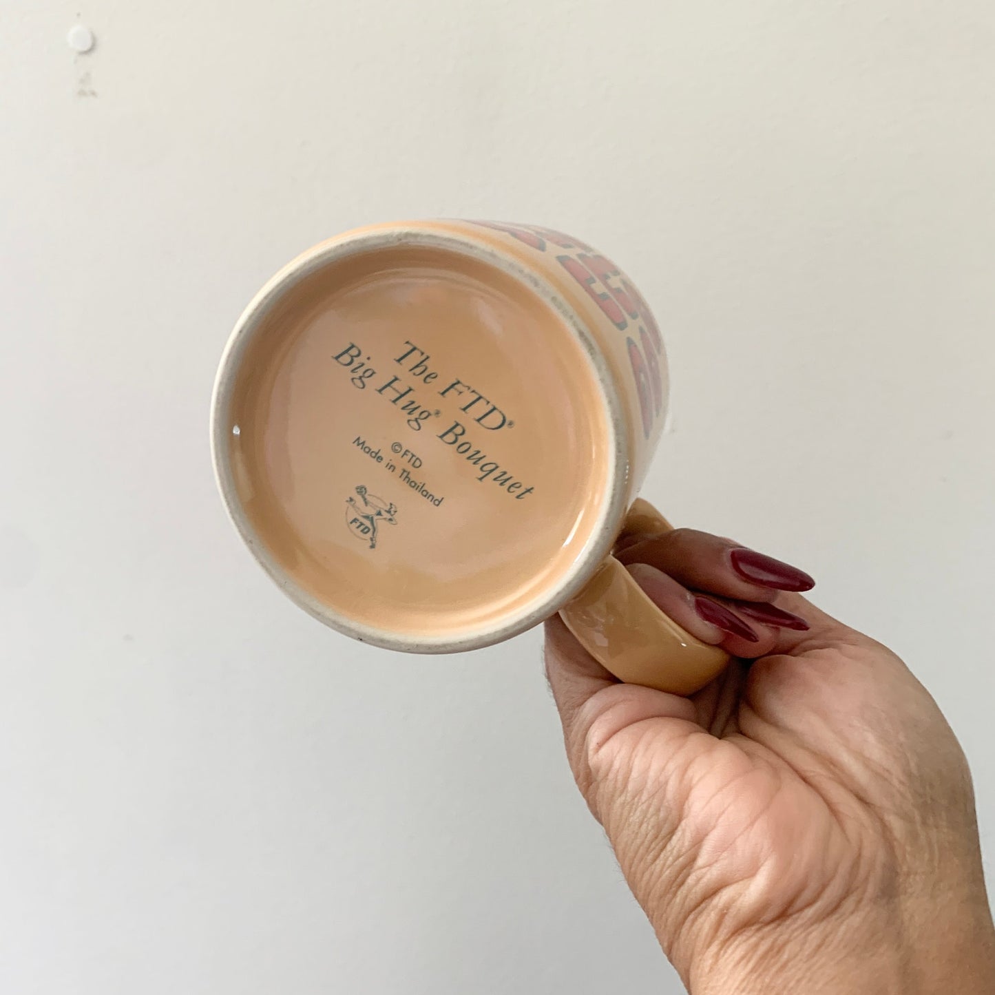 Big Hug Mug Vintage Tan Red FTD Cup III