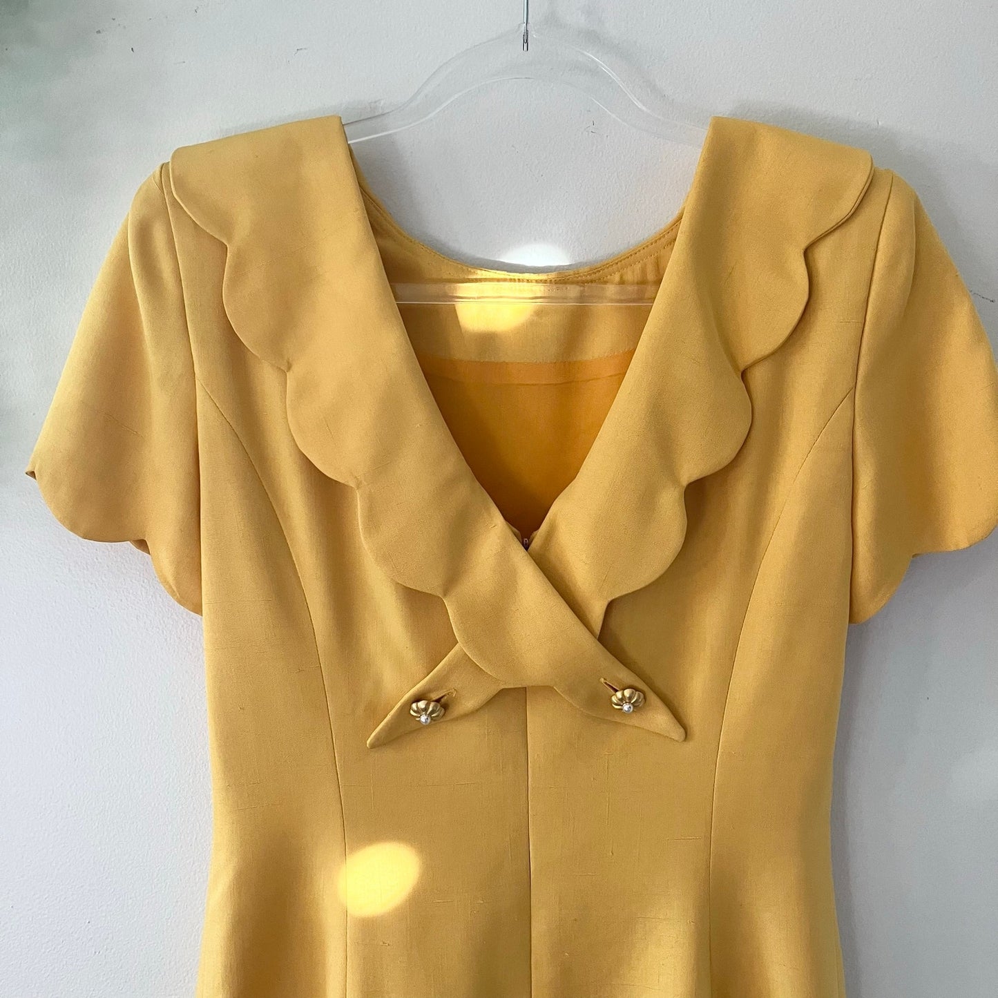 Vintage Gillian 80s 90s For Parisian Scalloped V Neck Silk Yellow Sheath Dress