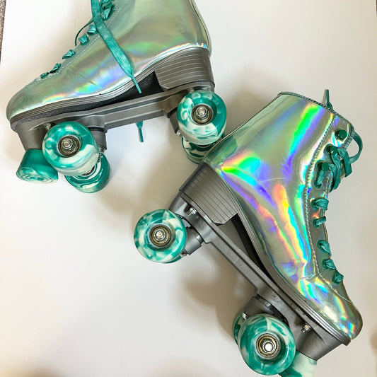 JajaHoho Holographic Shiny Double Row Four Wheels Quad Green Roller Skates