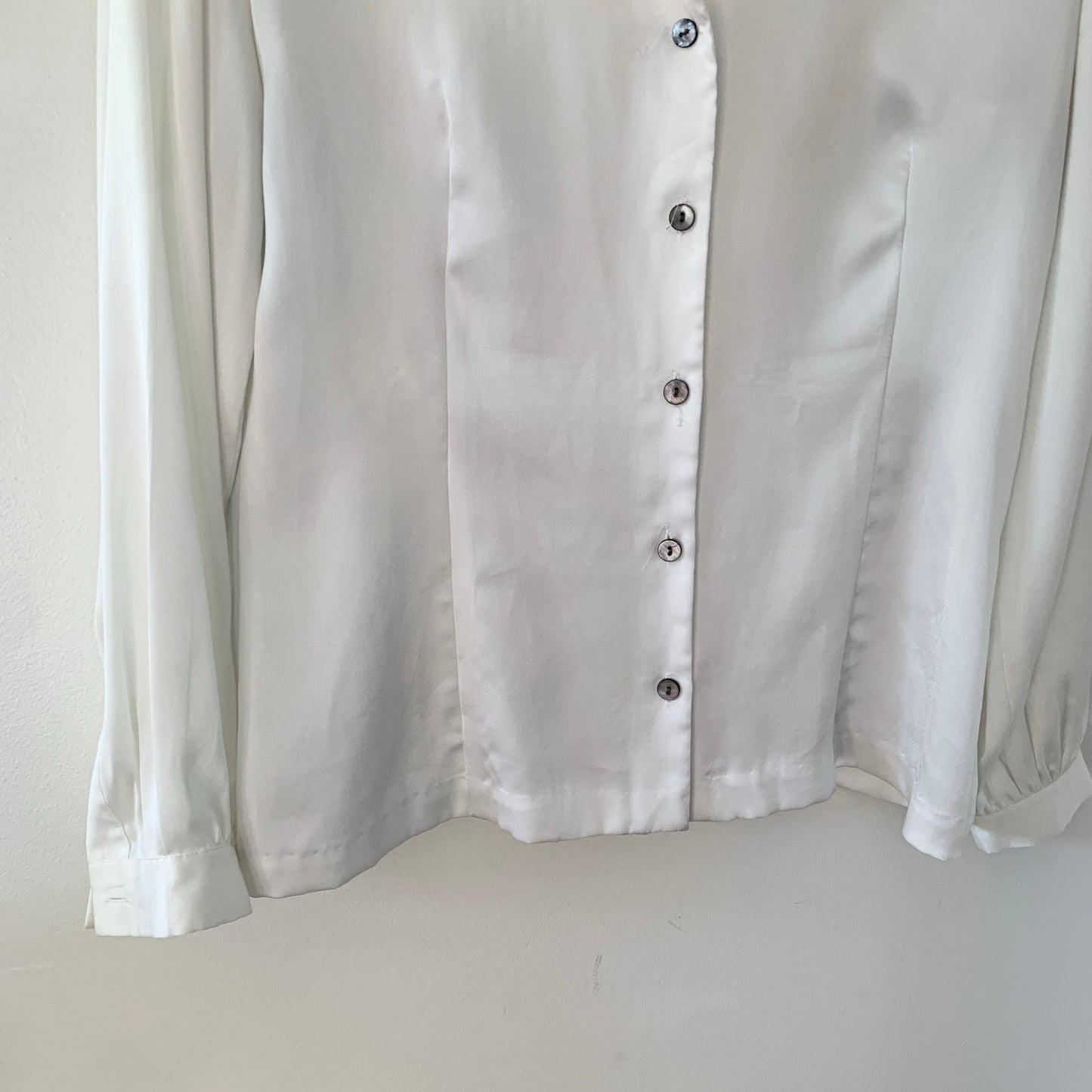 Liz Claiborne Vintage White Button Silky Polyester Collared Blouse 12