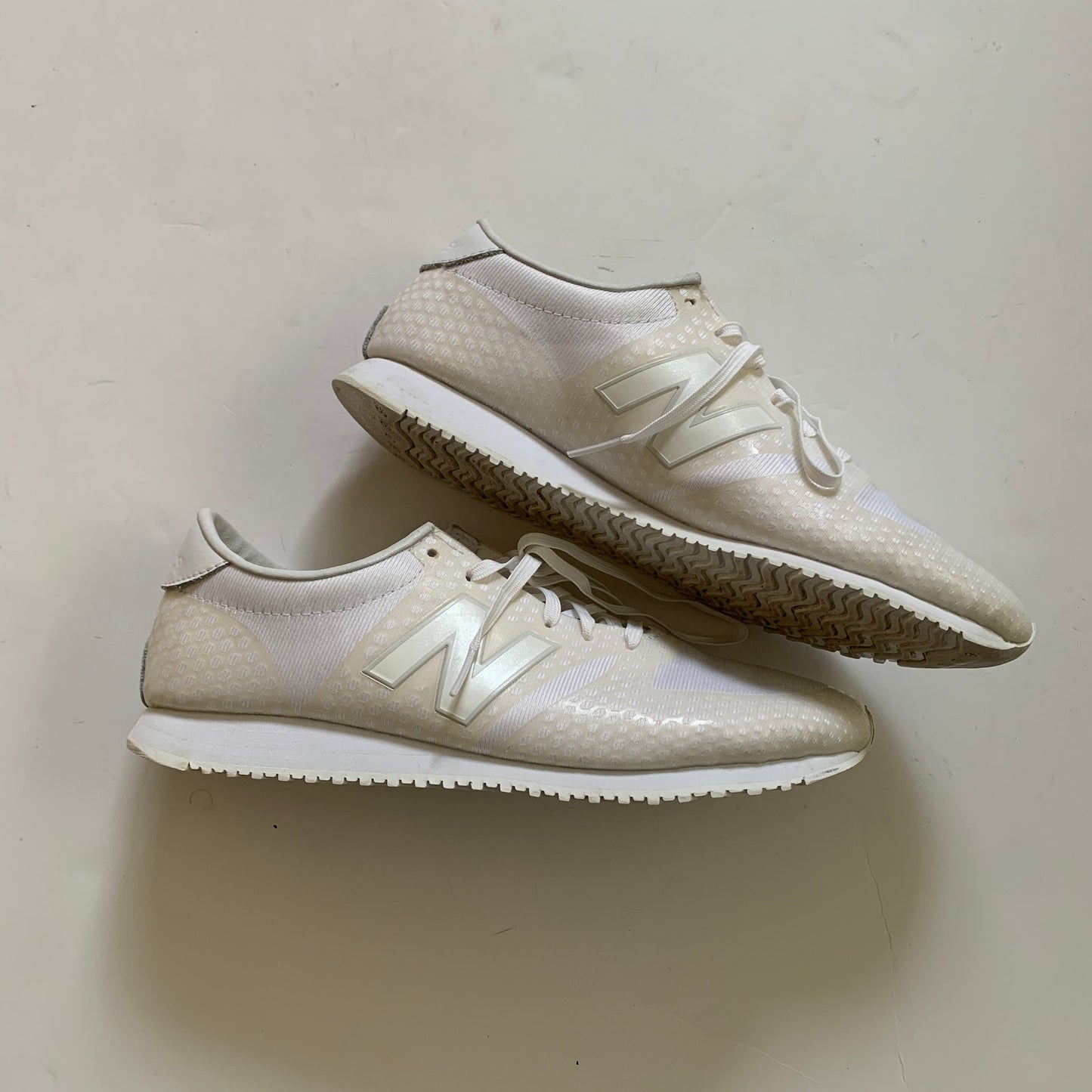 NEW BALANCE lifestyle white Sneaker Shoes 9.5