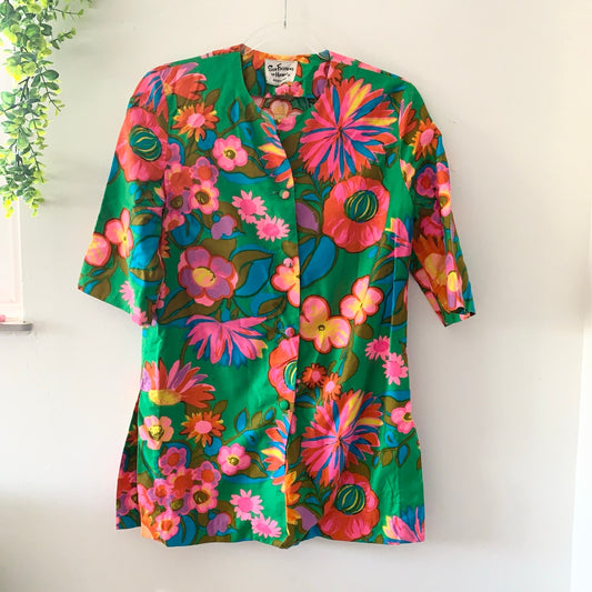 Sun Fashions of Hawaii Vintage 1970s Hawaiian Floral Colorful Beach Shirt