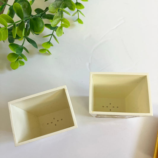 Vintage Retro 1960s 1970s Butterfly Floral Plastic Salt and Pepper Shakers