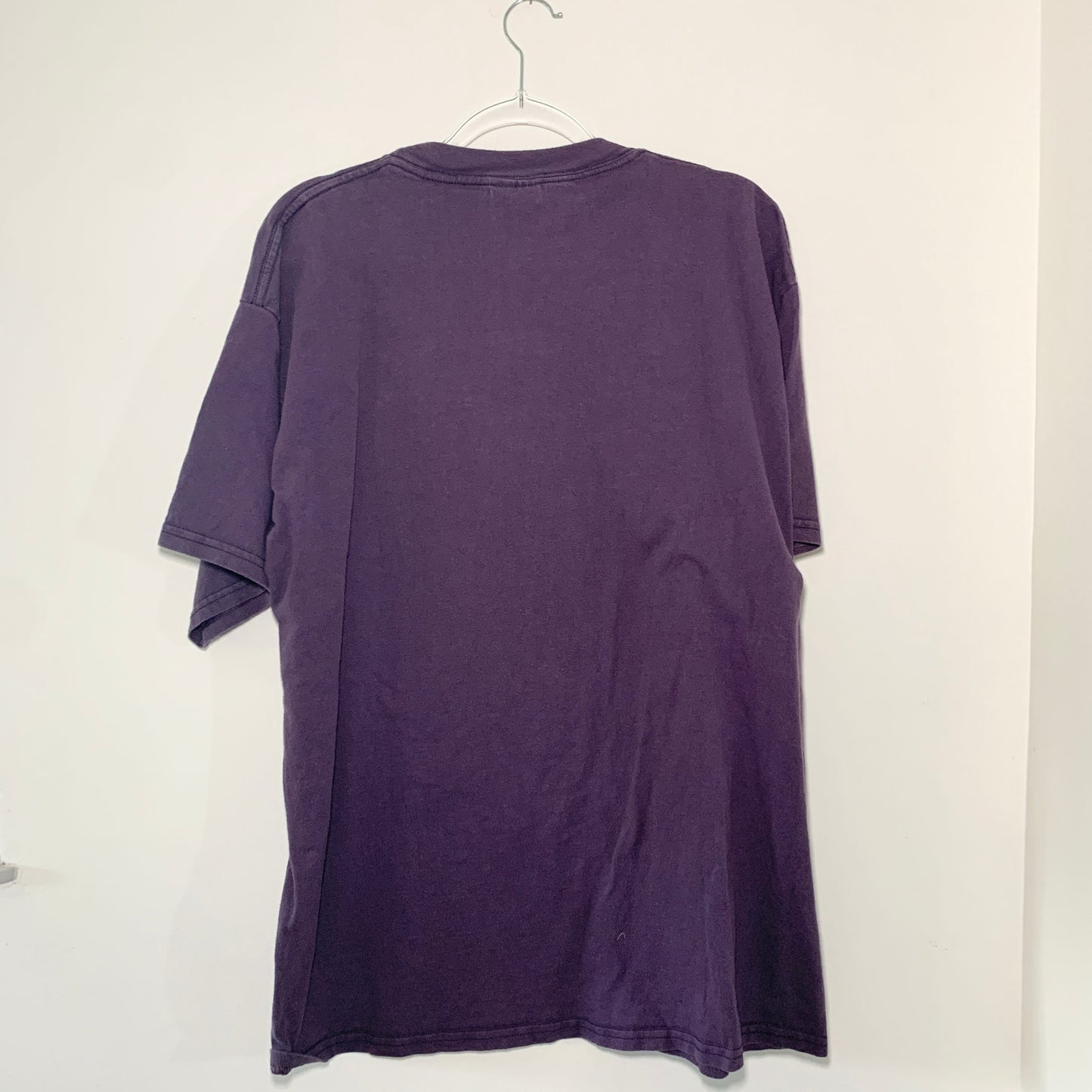 Vintage Busch Gardens Williamsburg VA Purple Wolf Graphic T-Shirt