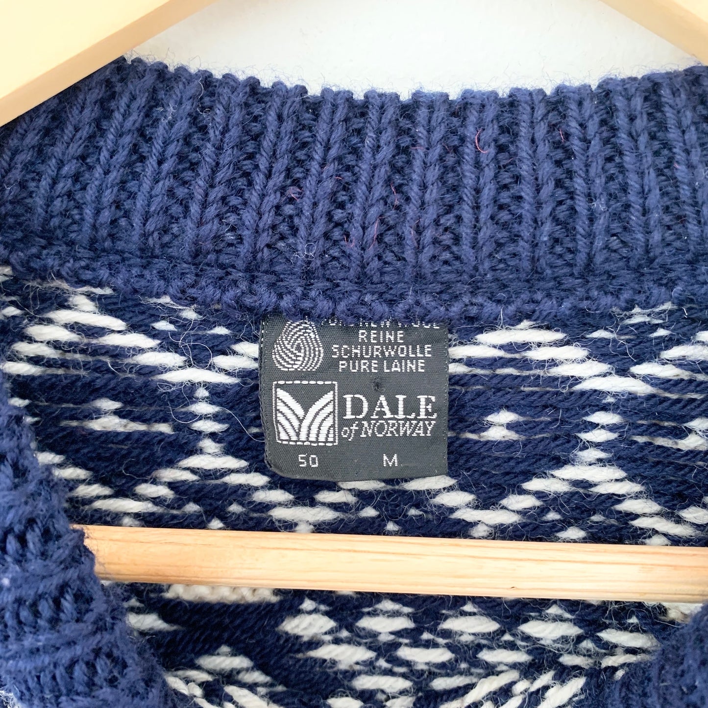 Dale of Norway Vintage Pure Wool White Blue Men's Knit Ski Sweater Medium