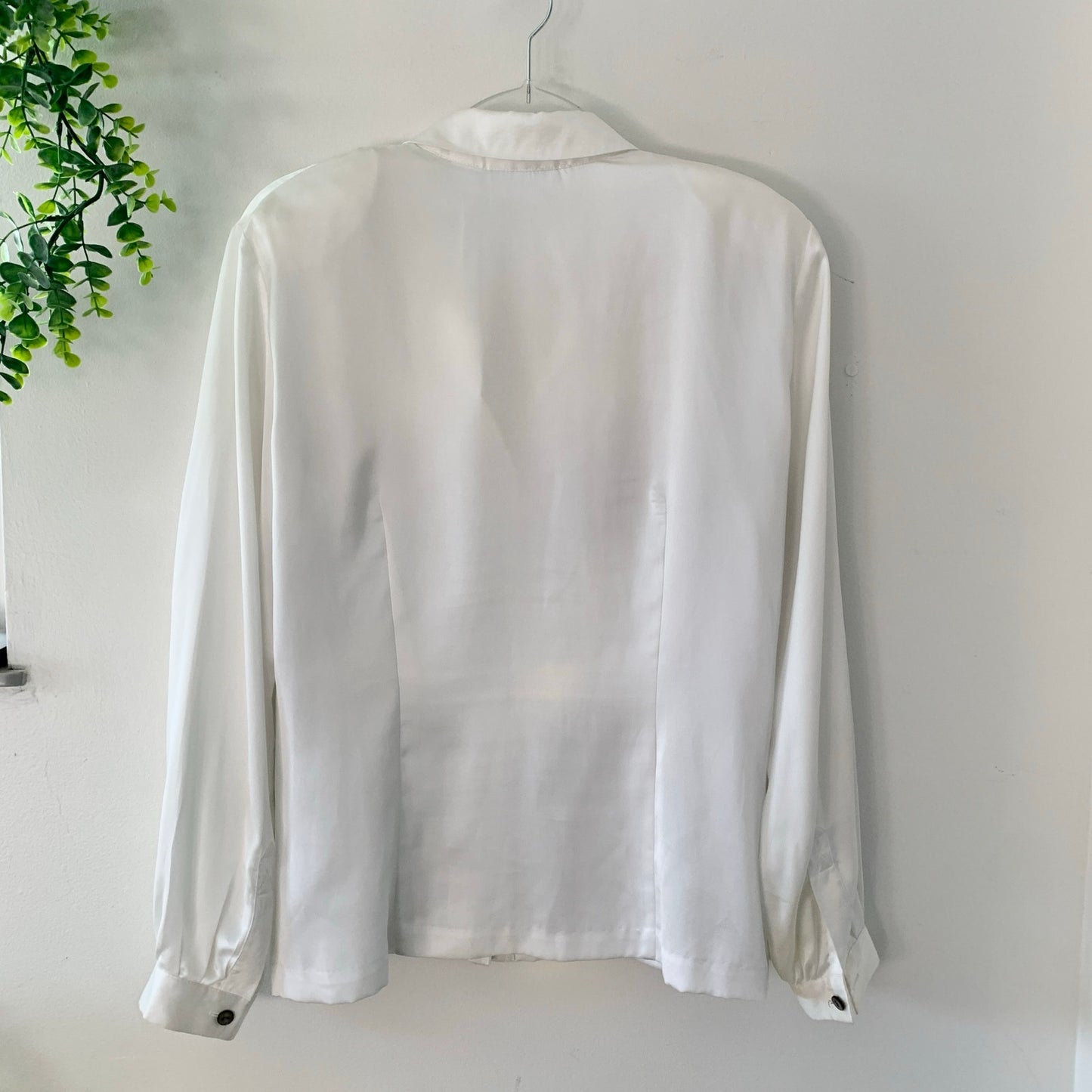 Liz Claiborne Vintage White Button Silky Polyester Collared Blouse 12