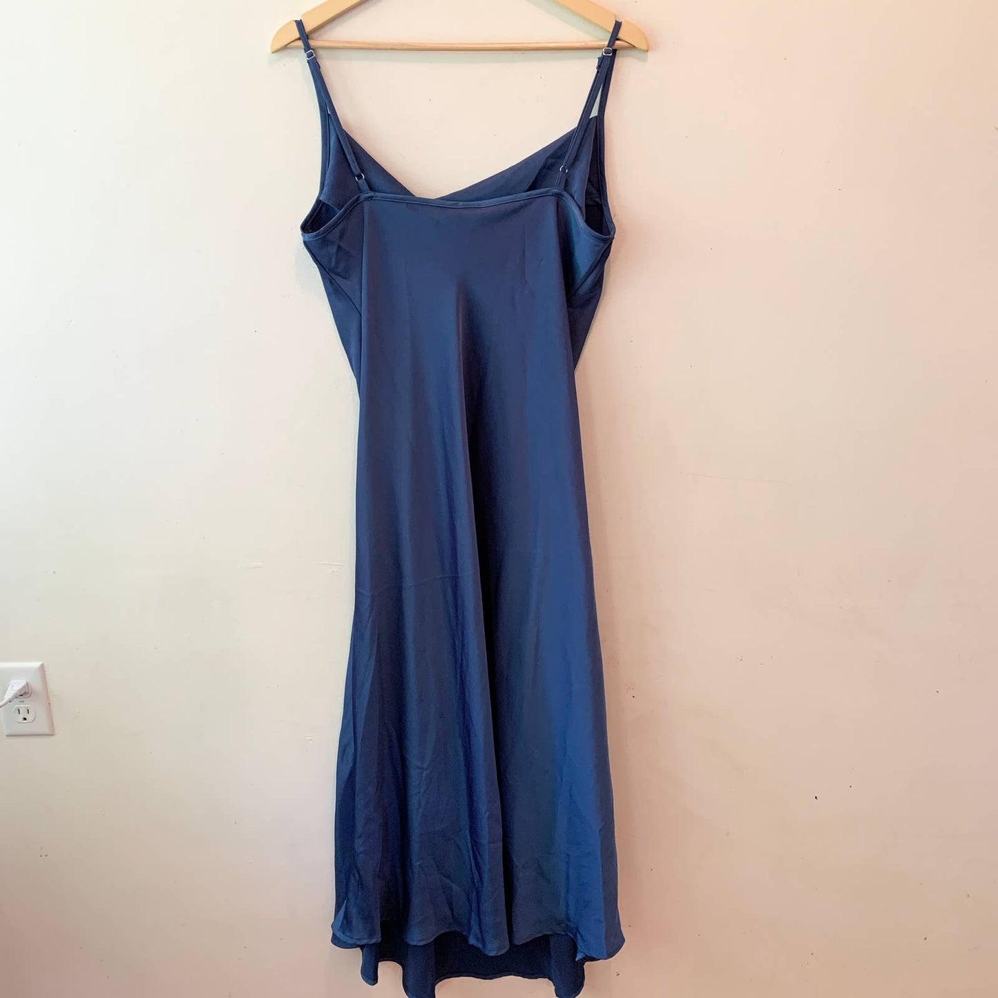 Florens Spaghetti Strap Cowl Neck Long Slip Satin Midi Dress Large