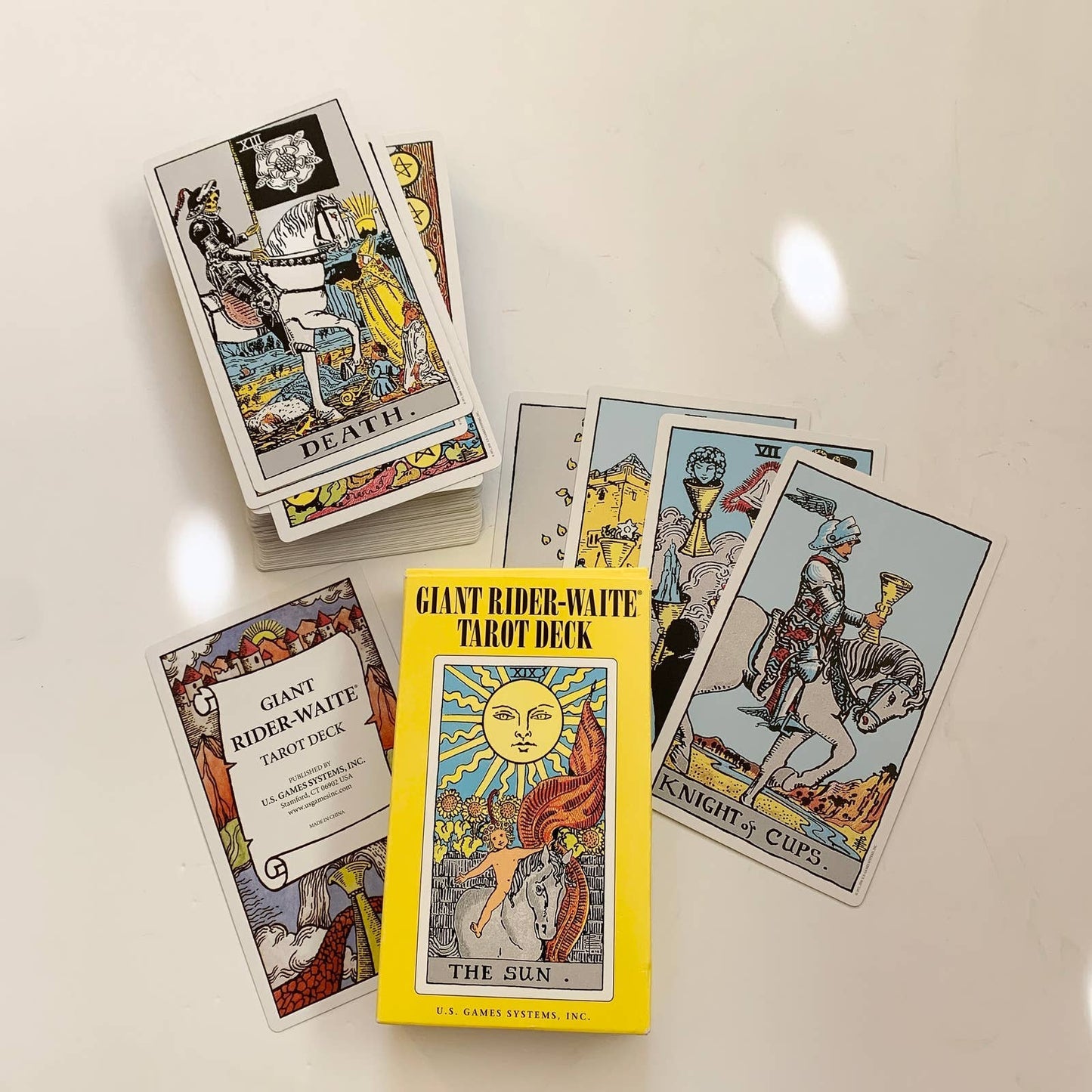 Giant Rider - Waite Tarot Deck Cards U.S Games Systems Inc