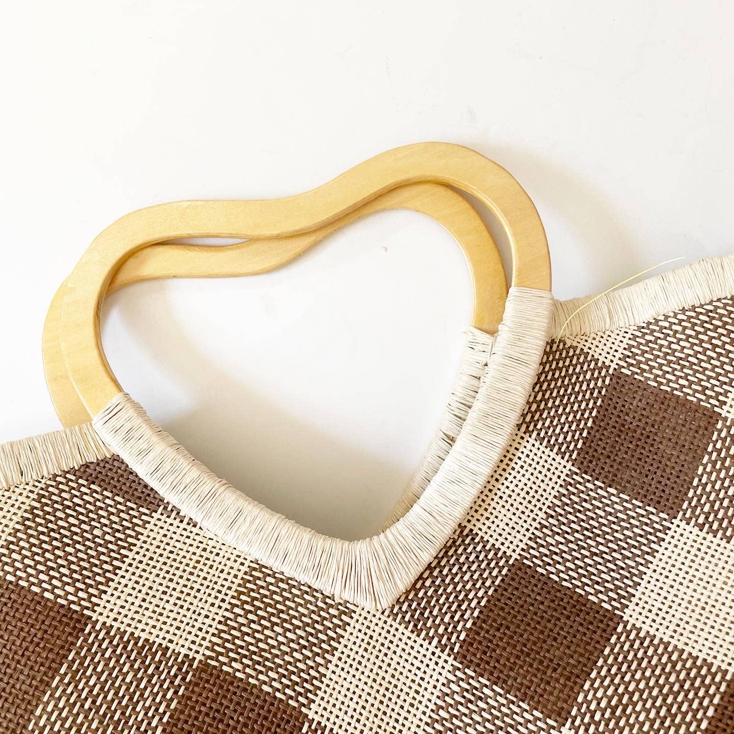 Vintage Straw Heart Handle Plaid Brown Cream Wicker Purse