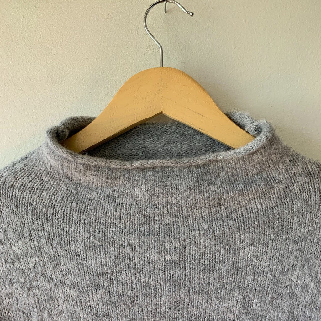 Cupcakes and Cashmere Gray and Red Pullover Ski Sweater M