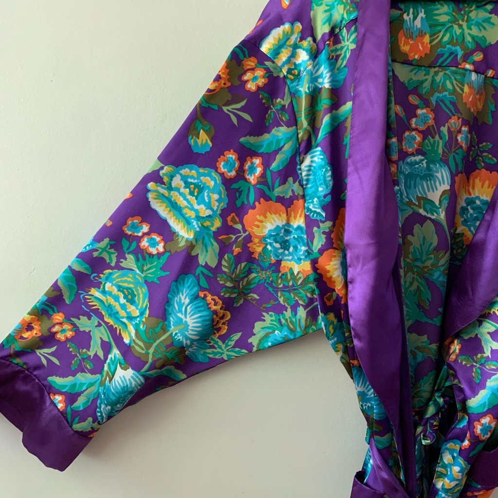 Victoria's Secret Gold Label Vintage 90s 80s Purple Floral Robe M