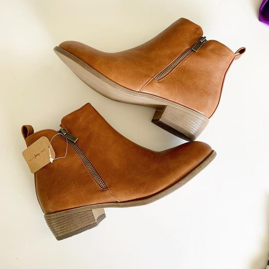Jeossy Brown Faux Leather Ankle Boot 7.5