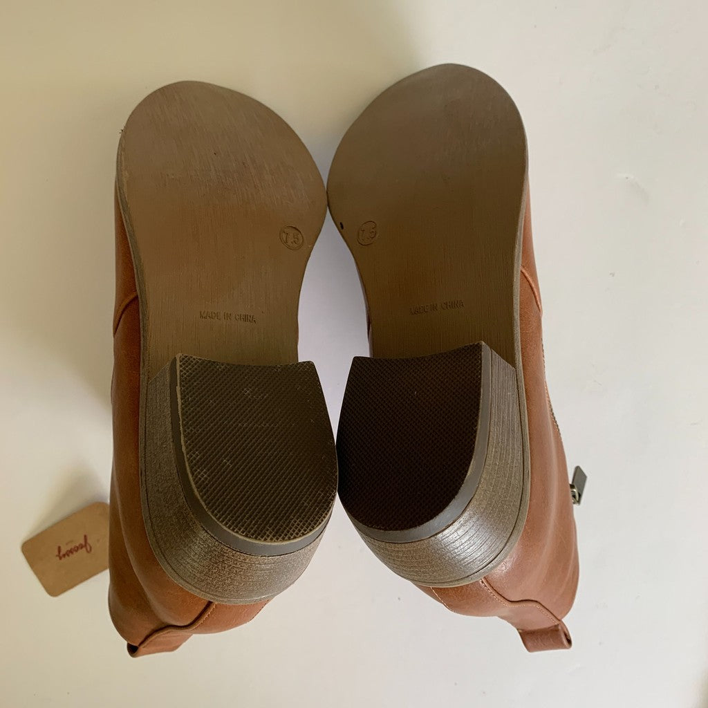 Jeossy Brown Faux Leather Ankle Boot 7.5