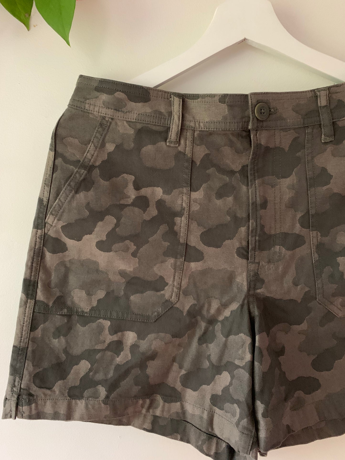 J. Crew Olive Green Camo Print Shorts, Size 6